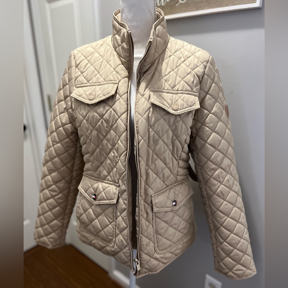 {Tommy Hilfiger} puff jacket